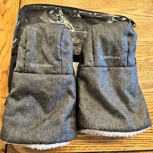 UPPAbaby cozy handmuffs